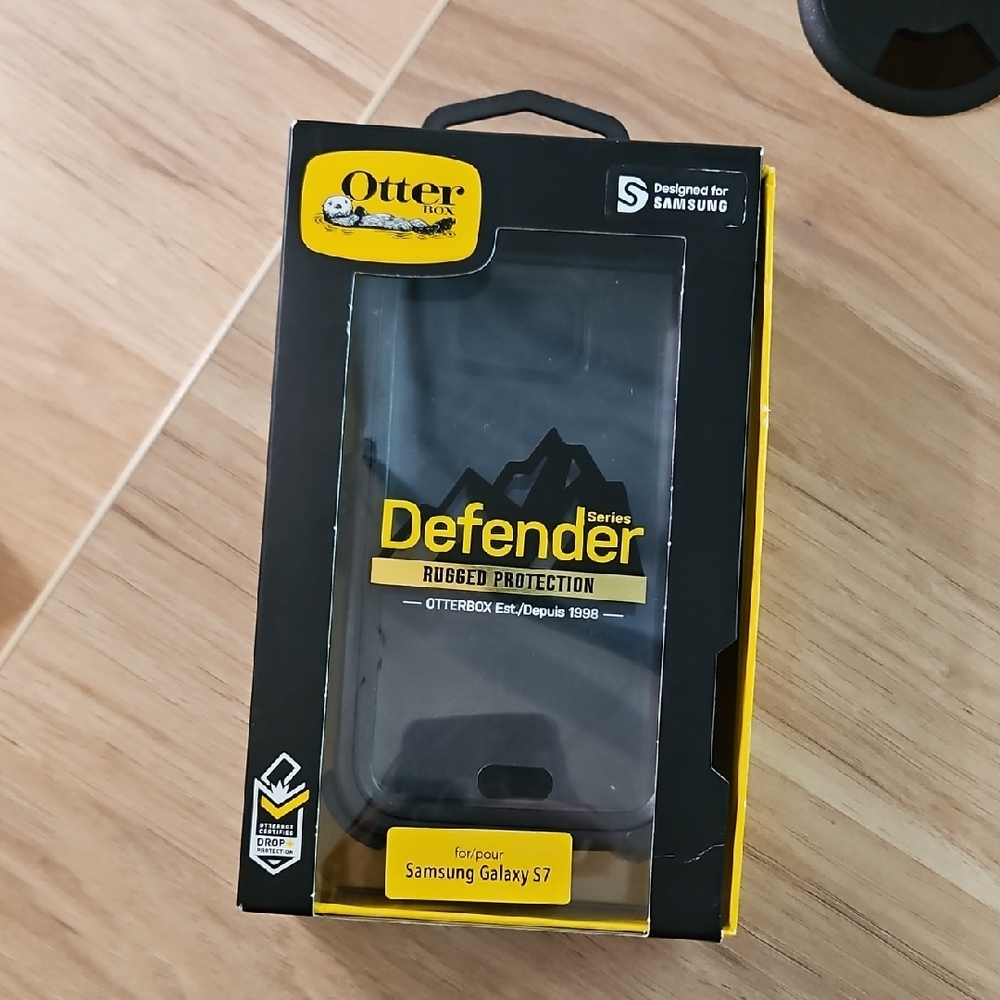 Samsung Galaxy S7 OtterBox Defender Case